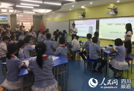 ɶ}СWWe顰ЖřڡľWj֮á} z