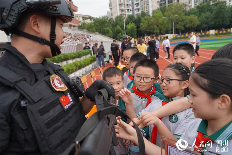 ɫǷ۳ɶӭ\ƽɶپˡļ߹ȫMУ@ӆӃxʽɶй֜ؽ־ֹD