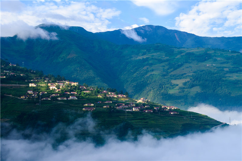國家級少數民族特色村寨——迎春村。金口河區生態環境局供圖