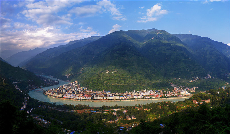 金口河區城區全貌。金口河區生態環境局供圖