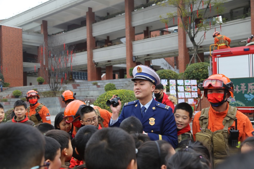 ɭT׃ώv֪RĴʡdD