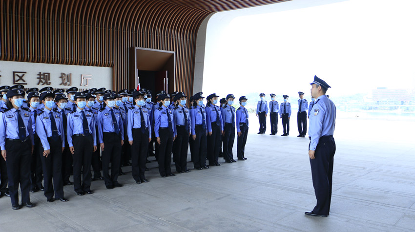 參觀天府規劃館。成都市公安局天府新區分局供圖