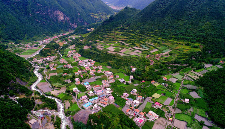 理縣鄉村美景。理縣融媒體中心供圖