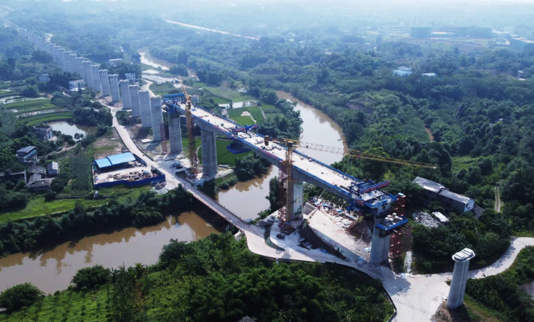 寒坡嶺特大橋施工現場。中鐵十二局供圖