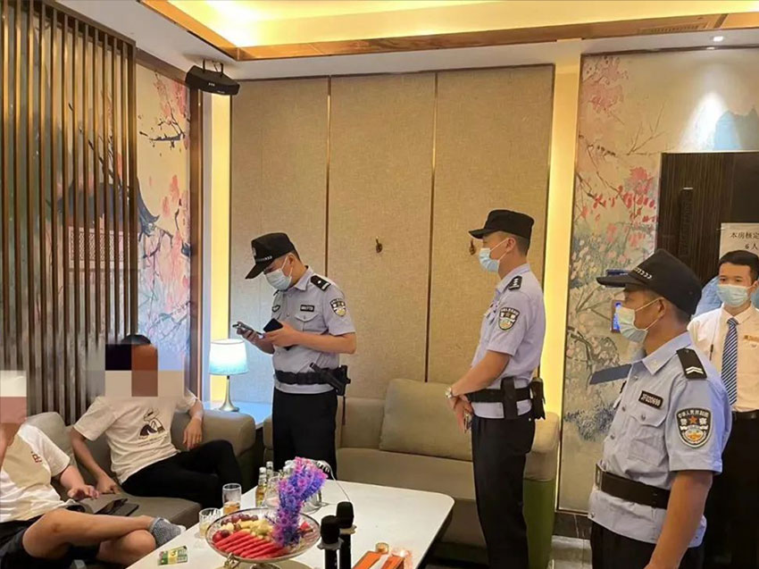 排查治安復雜區域。資陽市公安局供圖