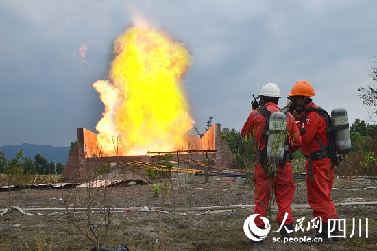 川西氣田彭州5-1D井測試獲高產。潘積尚攝