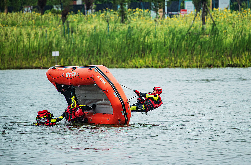 四川眉山防汛救災實戰演練。四川省眉山市消防救援支隊供圖