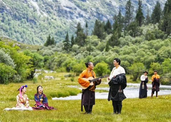 MV《向往亞丁》截圖。專輯制作方供圖