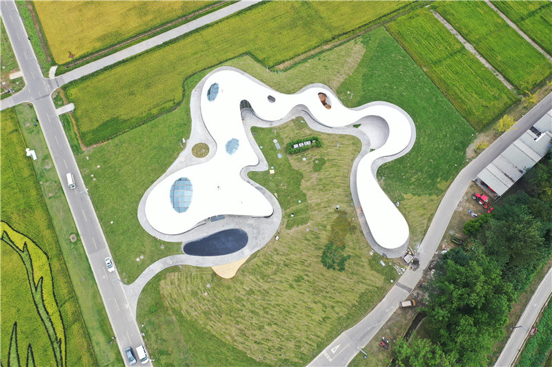 航拍中國天府農博園內點睛建筑瑞雪。新津區委宣傳部供圖