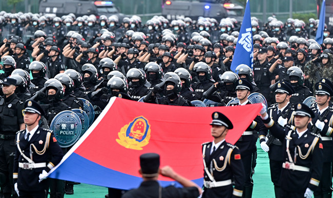 二十大安保維穩決戰決勝誓師大會現場。四川省公安廳供圖