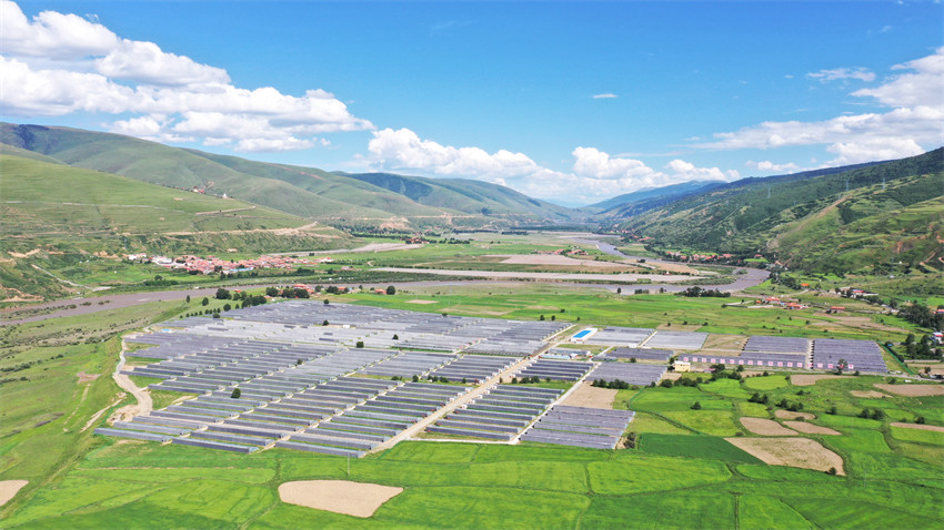 錦江攜手爐霍攜打造的高原飛地農業產業園。成都市民宗局供圖