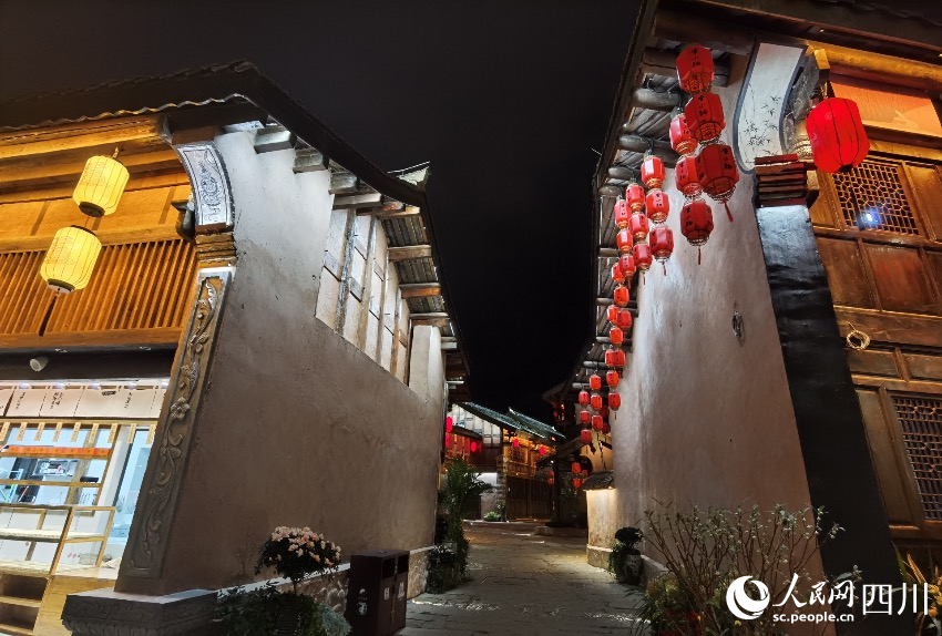 建昌古城“煥新”歸來。人民網 王洪江攝