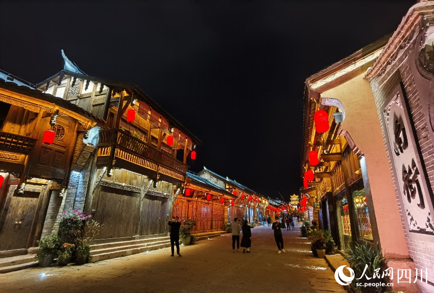 建昌古城“煥新”歸來。人民網 王洪江攝