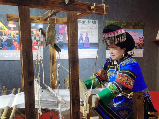 涼山非遺展現場。涼山州委宣傳部供圖