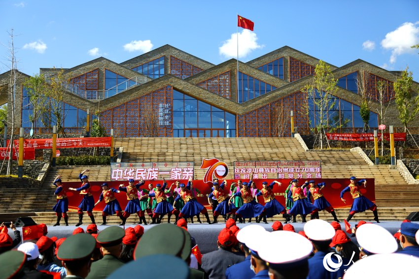 精彩的演出現場 。阿克鳩射攝