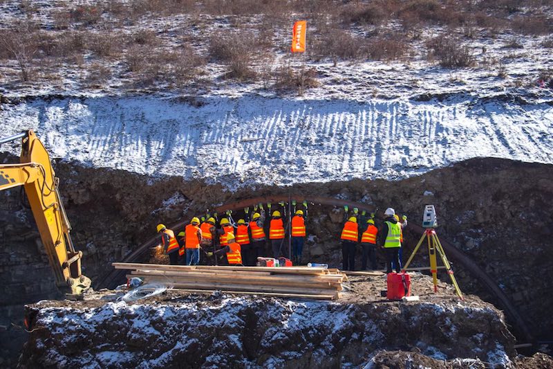 高起點、高標準、高速度推進鐵路線建設。成蘭公司供圖