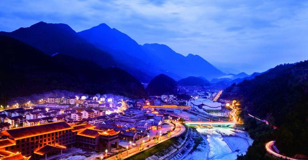 達州市宣漢縣渡口土家族鄉：該鄉位于大巴山國家地質公園的核心區域，是國家4A級旅游景區—巴山大峽谷的門戶、國家非物質文化遺產—川東土家族薅草鑼鼓傳習地。