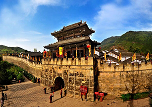 廣元市昭化區城關村：村內有文物景點40余處，建成客棧民宿、餐館酒吧、書館茶社等500余家，培育《葭萌春秋》沉浸式演藝、雷棚評書等文化傳承展演20余種。