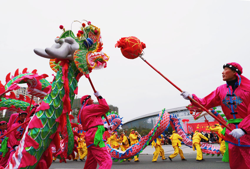 四川綿竹年畫節民俗巡游鬧新春。綿竹市委宣傳部供圖