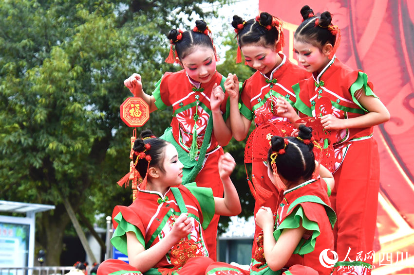 四川綿竹年畫節表演。吳舒婷攝