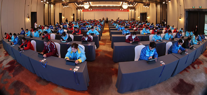 理論考試現場。中國石油四川銷售公司供圖