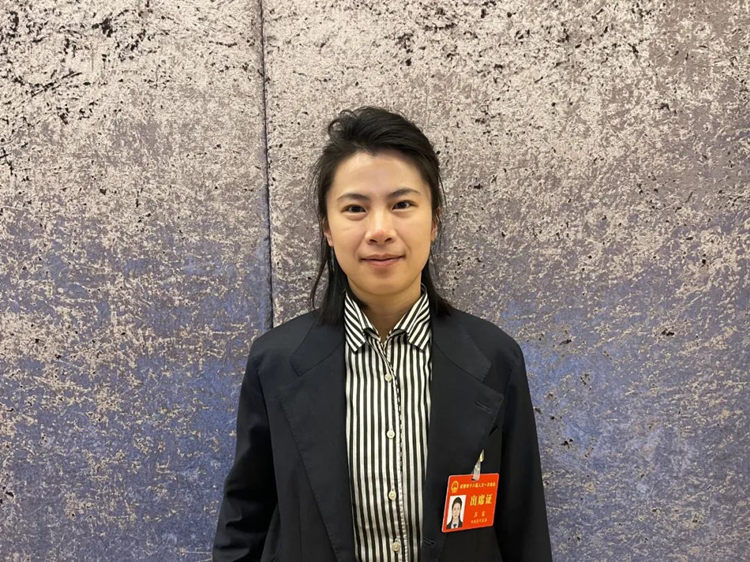 成都市人大代表蘇露。人民網 王波攝