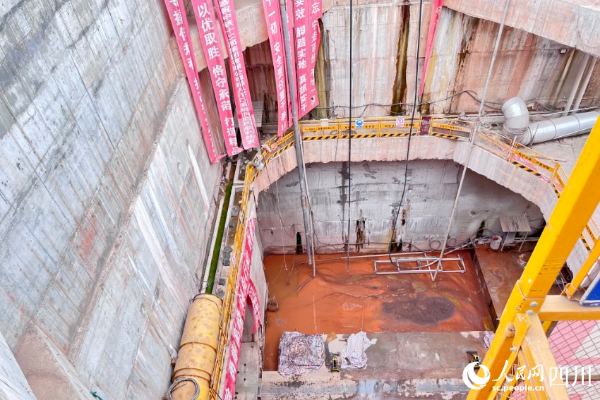 貓兒沱江底隧洞。人民網 朱虹攝