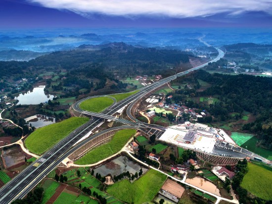 成資渝高速紫微收費站。資陽市委宣傳部供圖