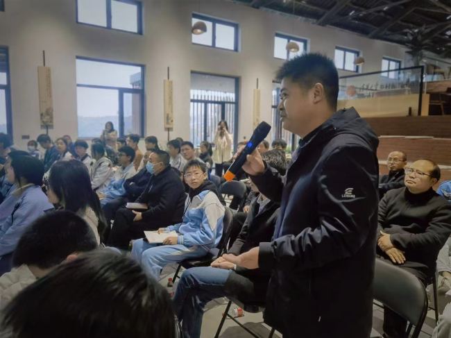 現場教師提問交流。張慶麟供圖