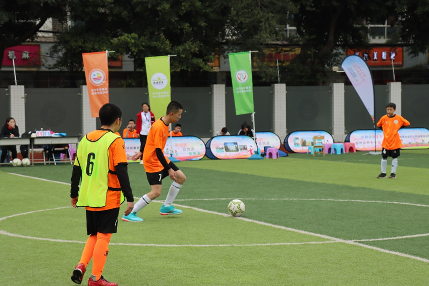 融合足球、旱地冰壺比賽現場。成都市殘聯供圖