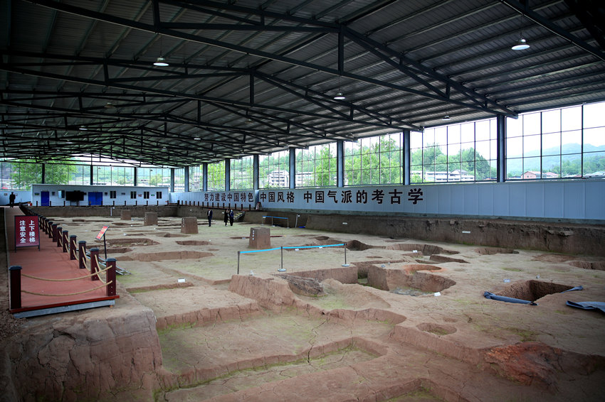 羅家壩遺址發掘現場。宣漢縣委宣傳部供圖