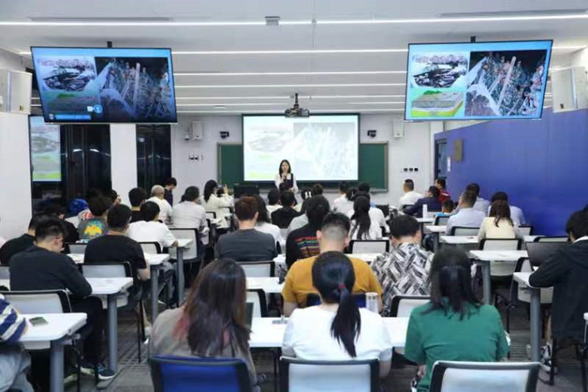 報告團走進清華大學。四川省殘聯供圖