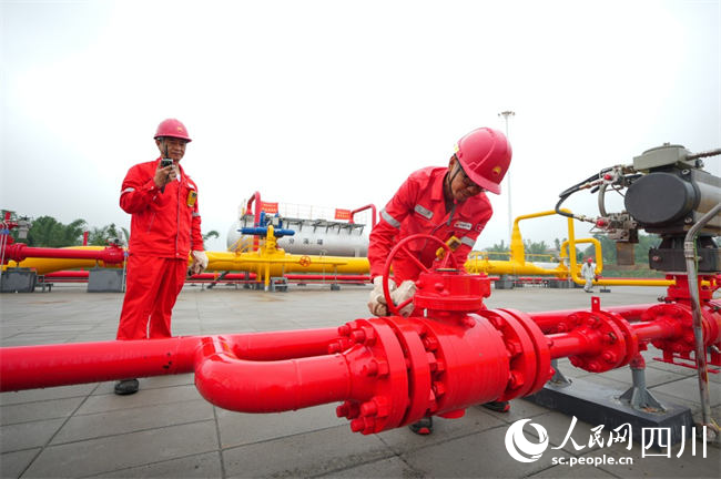 西南油氣田儲氣庫現場。王子丹攝