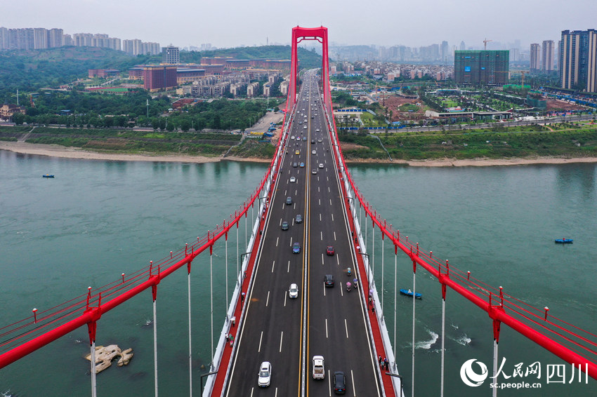 瀘州長江二橋試通車。牟科攝
