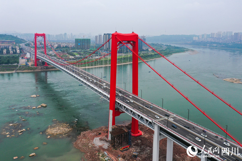 瀘州長江二橋試通車。牟科攝