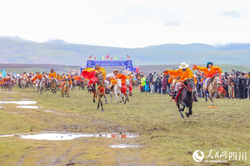 開幕式現場。洛絨尼瑪攝