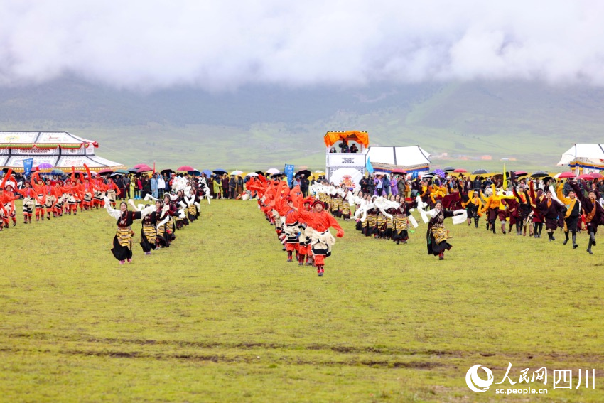 開幕式現場。洛絨尼瑪攝