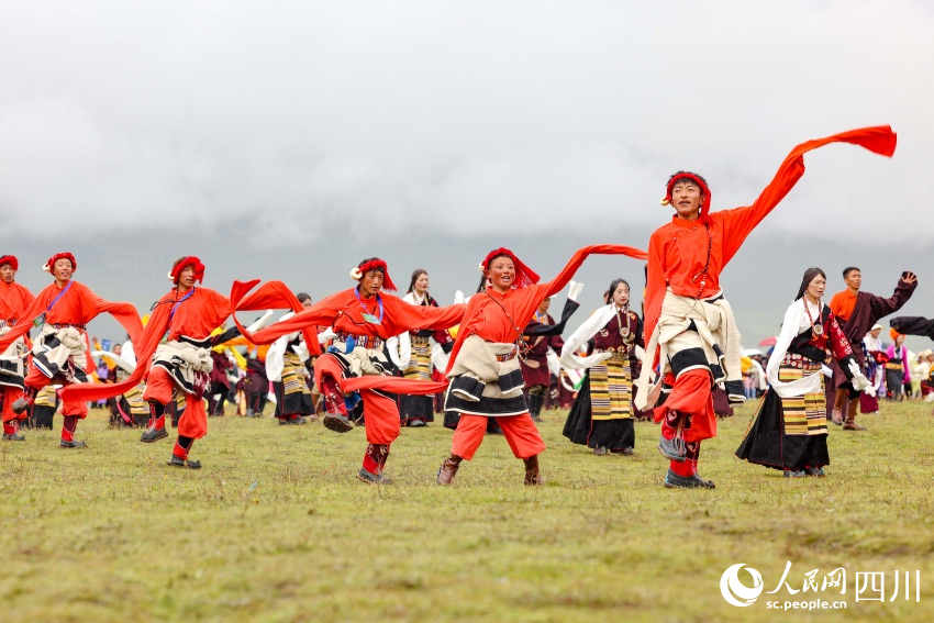開幕式現場。洛絨尼瑪攝