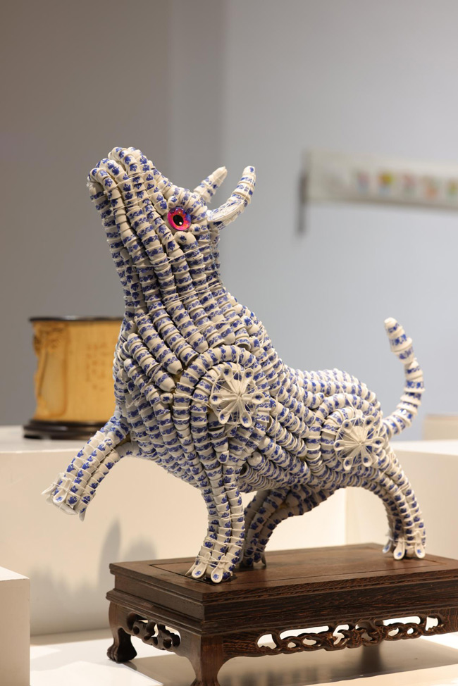 牛氣沖天，真耕實干。自貢電視臺供圖