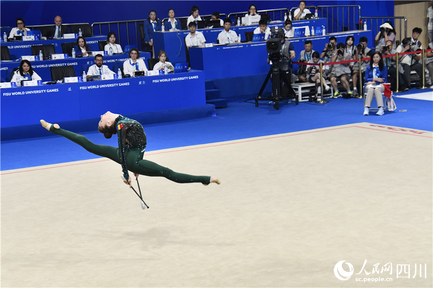選手在比賽中。人民網記者 王洪江攝