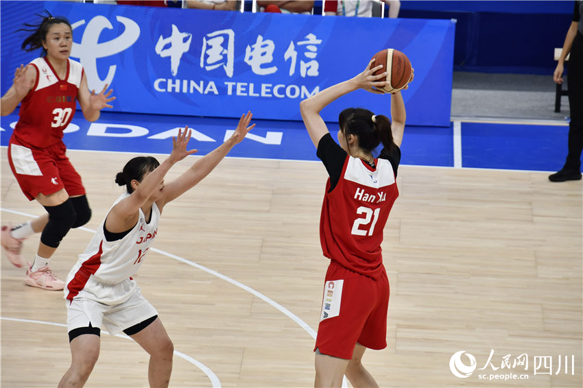 韓旭在比賽中。人民網記者 王洪江攝