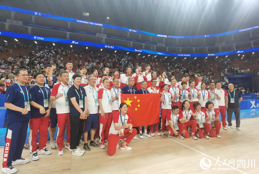 合影。人民網記者 王洪江攝