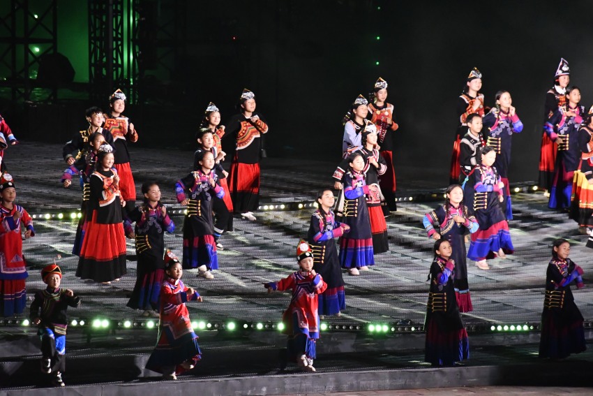 2023年第八屆涼山彝族火把節開幕。人民網記者 王洪江攝