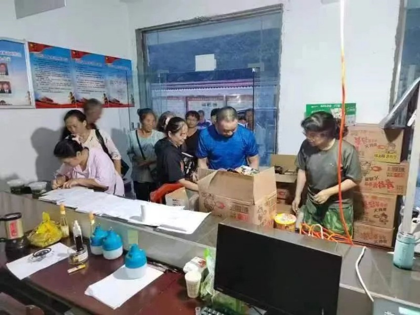 雅安市石棉縣回隆鎮組織企業、群眾應急避險。四川省應急管理廳供圖