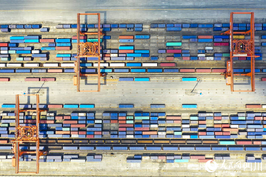 成都鐵路集裝箱中心站。白桂斌攝