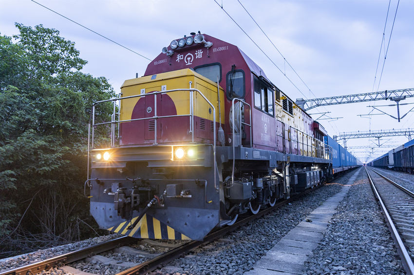 疫情后冷鏈進口業務恢復以來全國首趟中歐班列冷鏈專列到達成都國際鐵路港。青白江區委宣傳部供圖