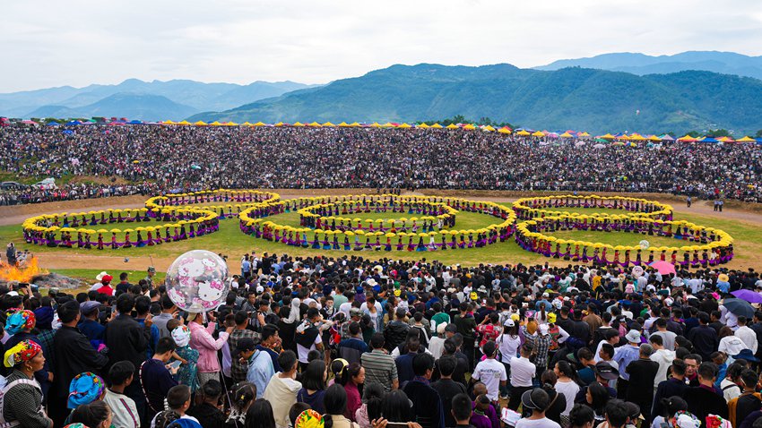 2023年第八屆涼山彝族火把節暨夏季清涼涼山游系列活動正式拉開帷幕。涼山州委宣傳部供圖