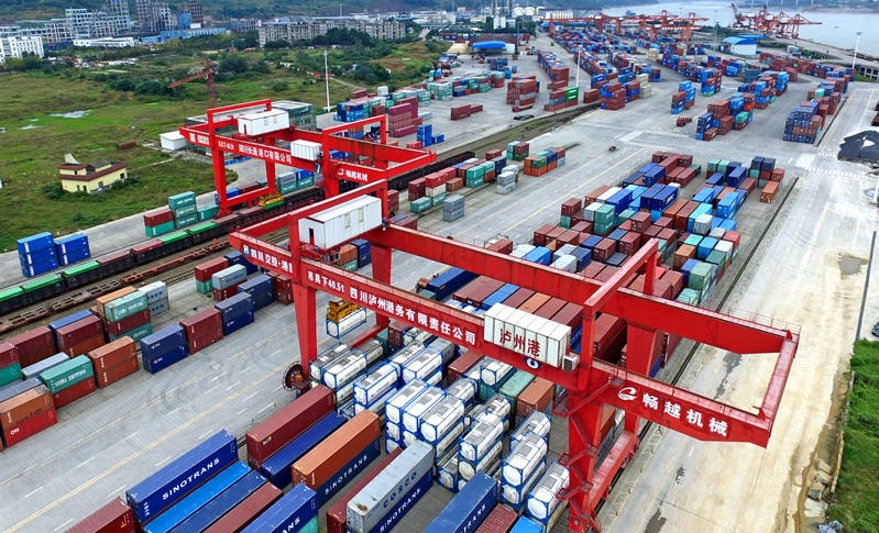 天府首港瀘州港，已成為公、水、鐵聯動的樞紐港