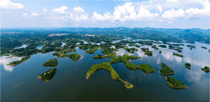 千島飛來碧玉堆。東部新區供圖