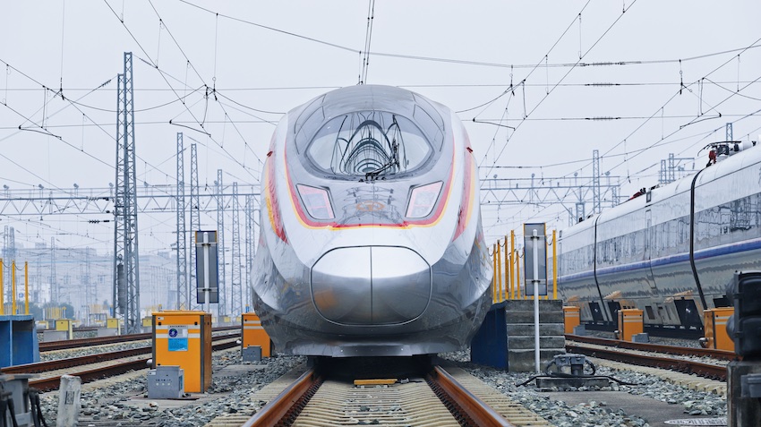 流線型車頭，霸氣十足。成都鐵路供圖